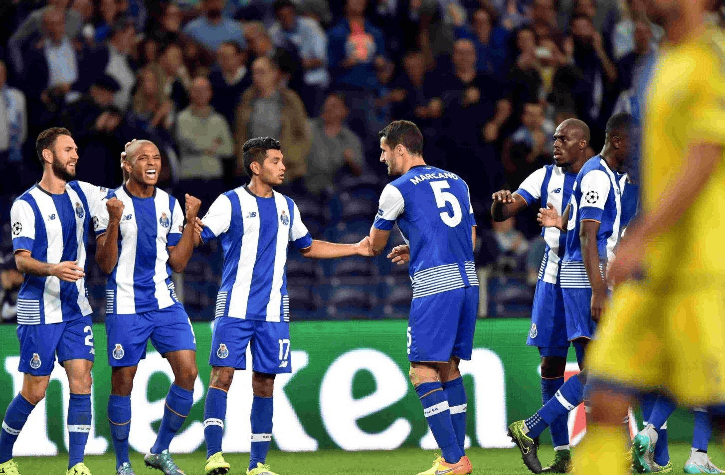 包含西班牙人客场险胜，战绩渐入佳境的词条