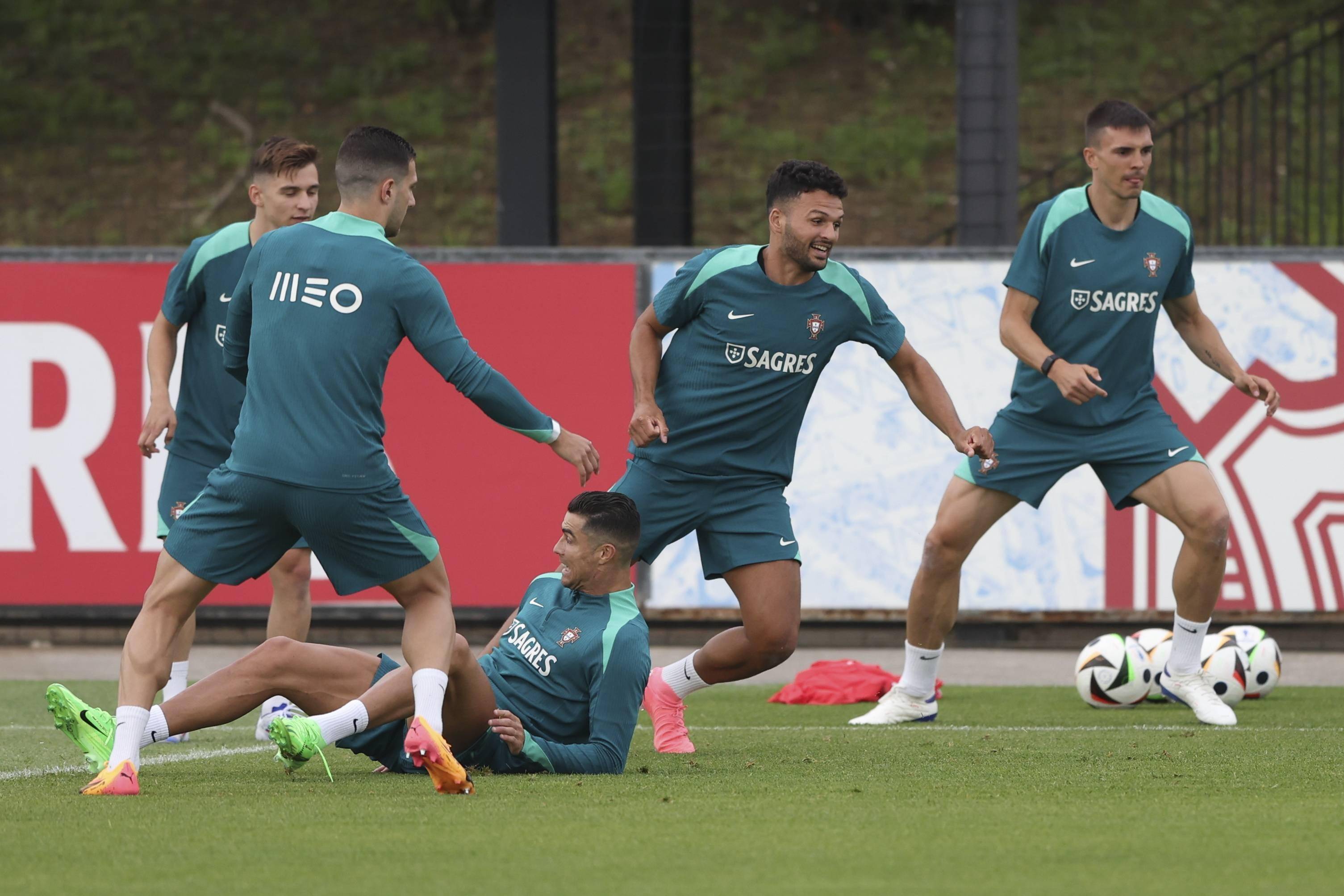 开云平台-关于葡萄牙队将面对荷兰挑战，期待晋级欧洲杯半决赛的信息