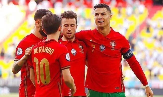 关于葡萄牙队将面对荷兰挑战，期待晋级欧洲杯半决赛的信息