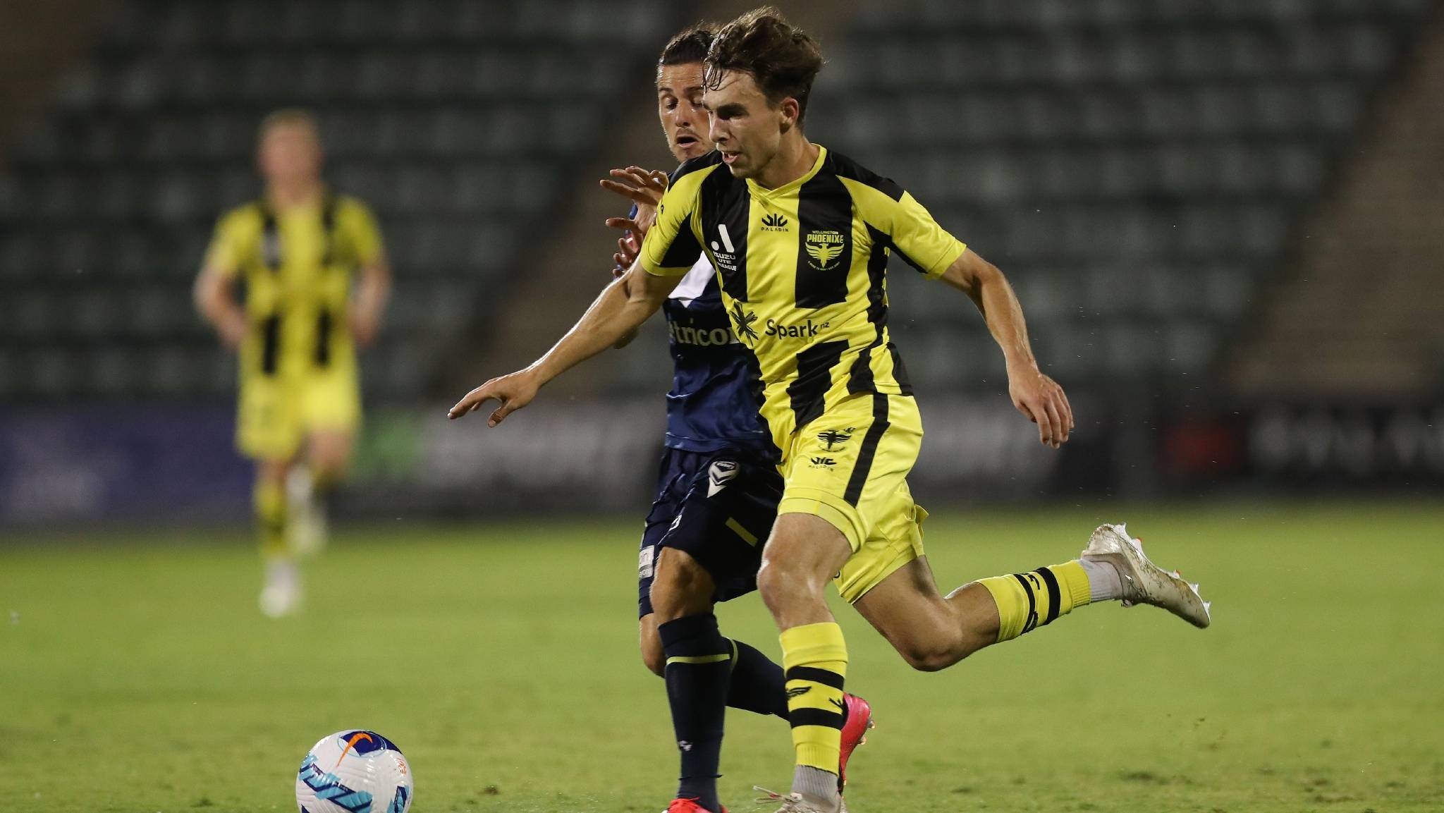 关于皇家社会俱乐部与球员卡纳opinion纳斯续约成功的信息