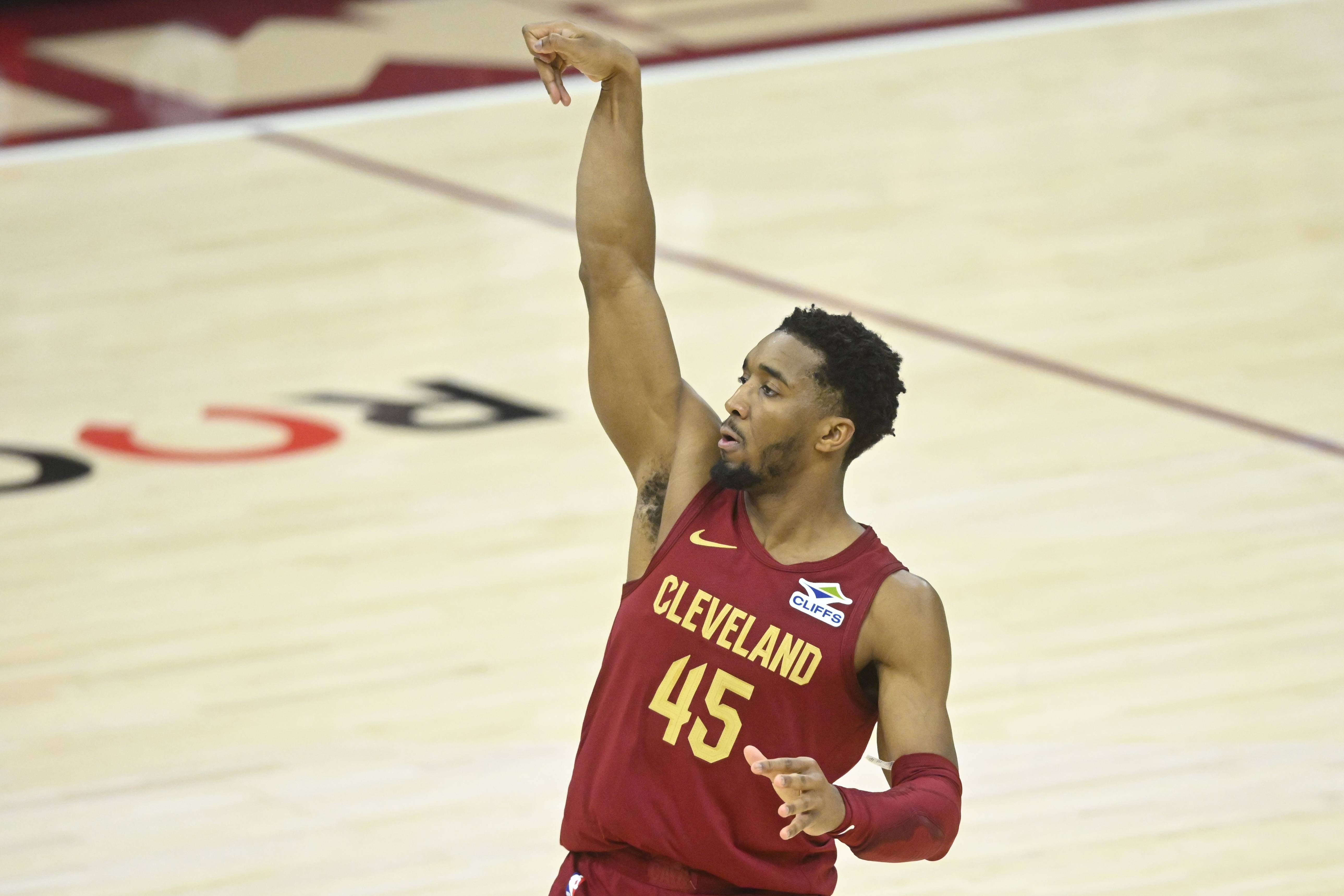 人主场再胜，西蒙斯高歌猛踩步行者的简单介绍