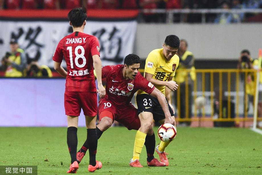 上港客场不敌恒大，积分稍微落后