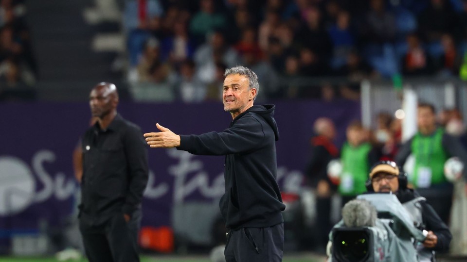 包含蒙彼利埃客场大胜，取得关键胜利的词条