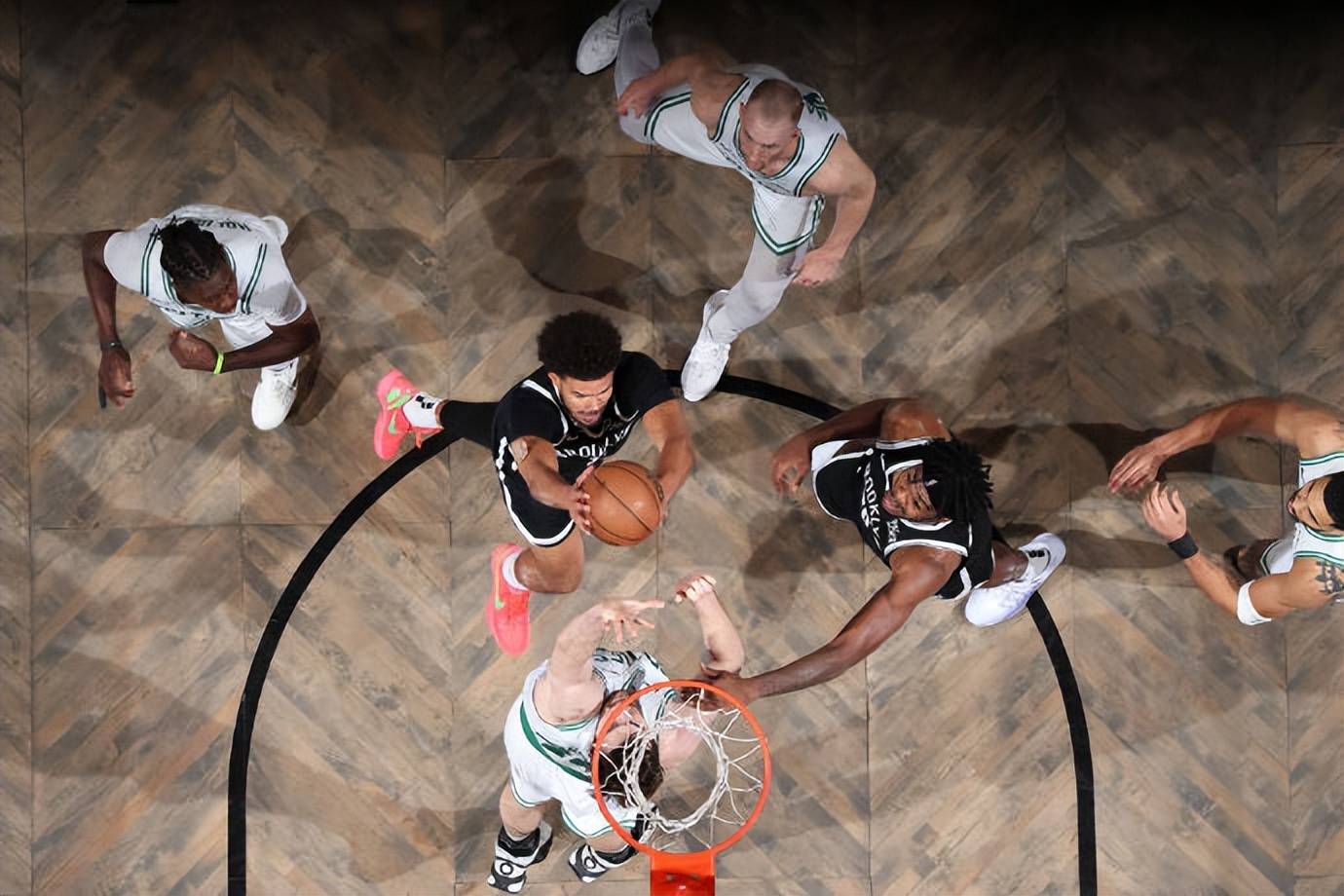 篮网逆转优势，东部决赛再添一城的简单介绍