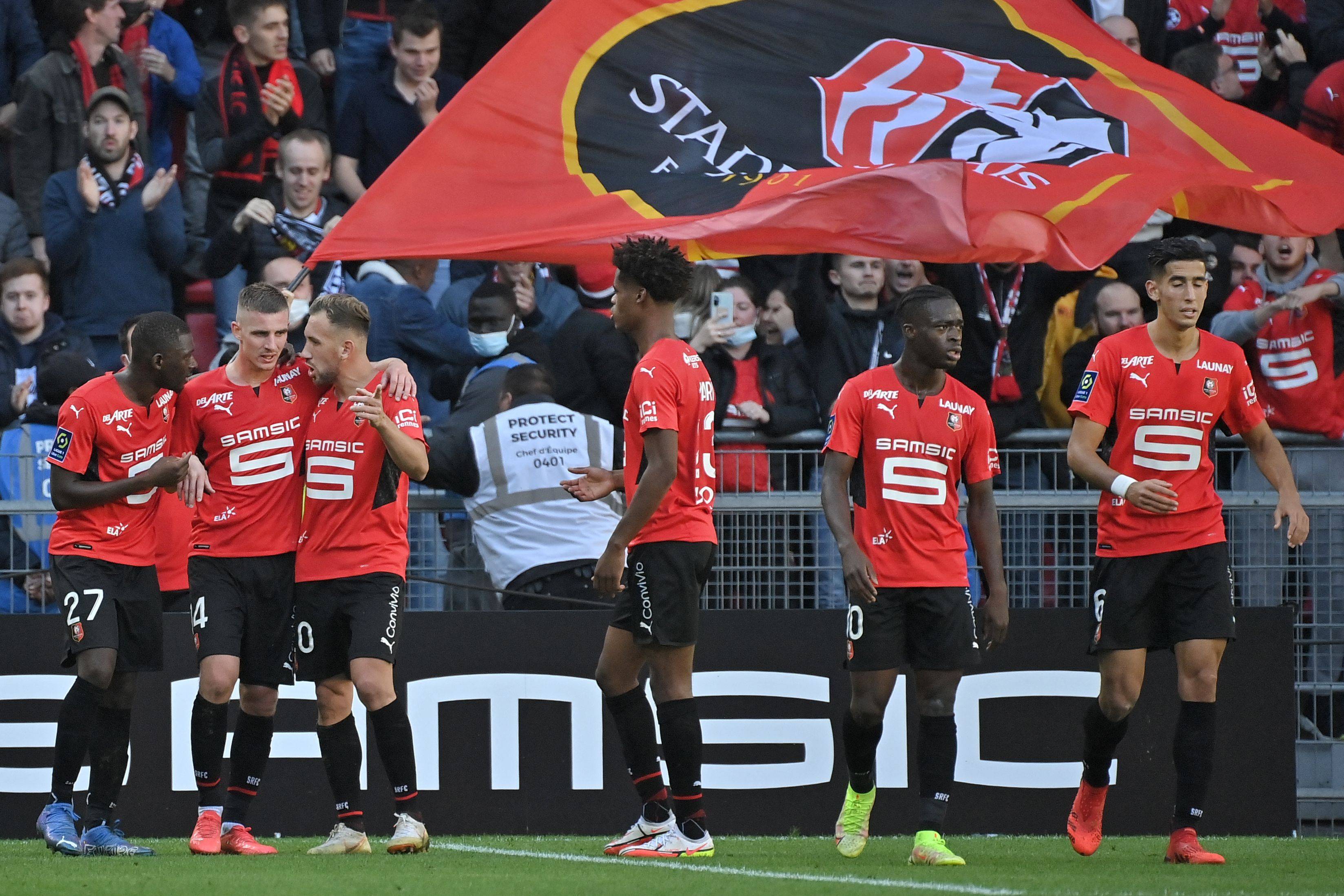 黑马球队成功逆袭，击败强大对手晋级