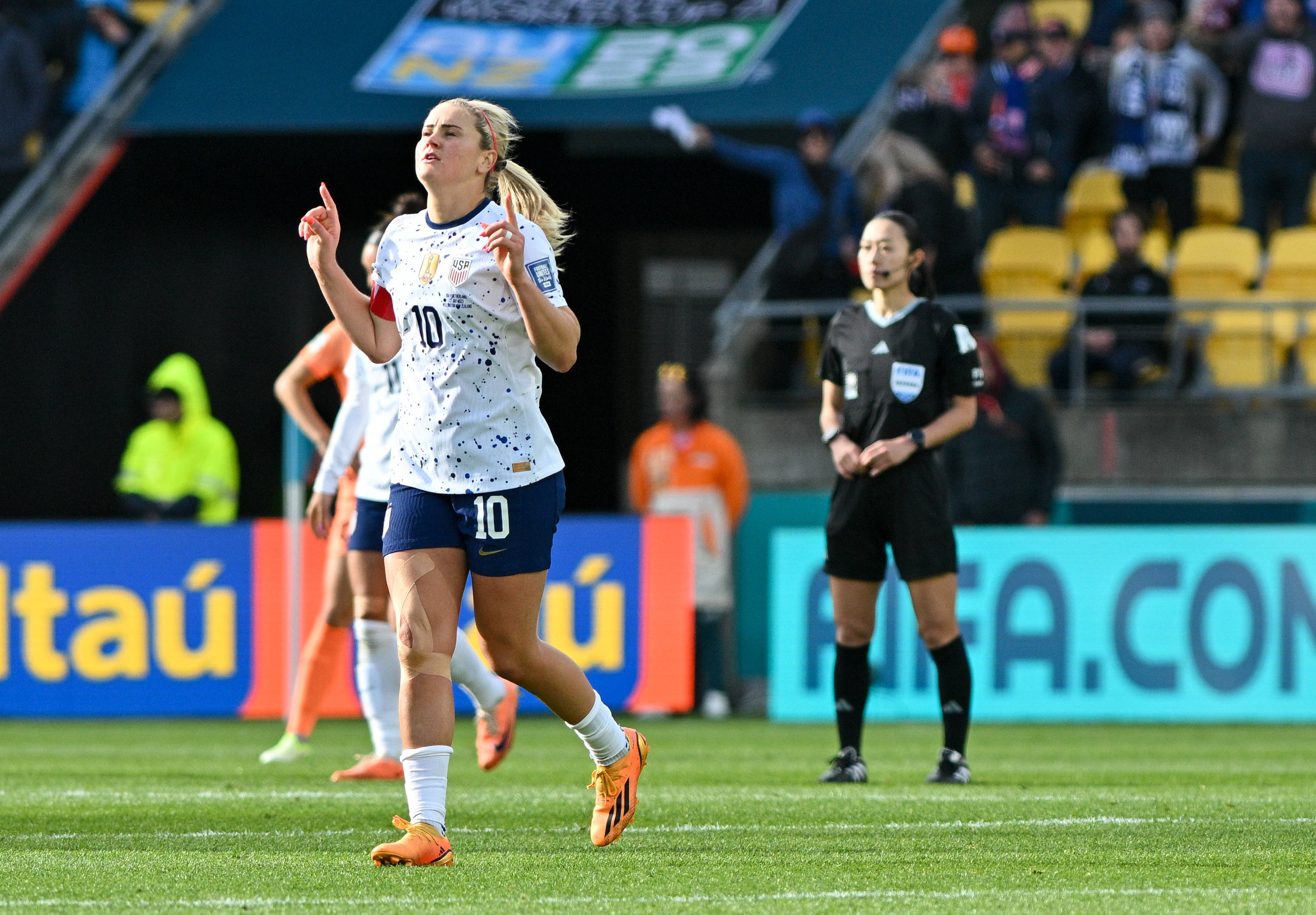 美国女足队备战世界女足比赛