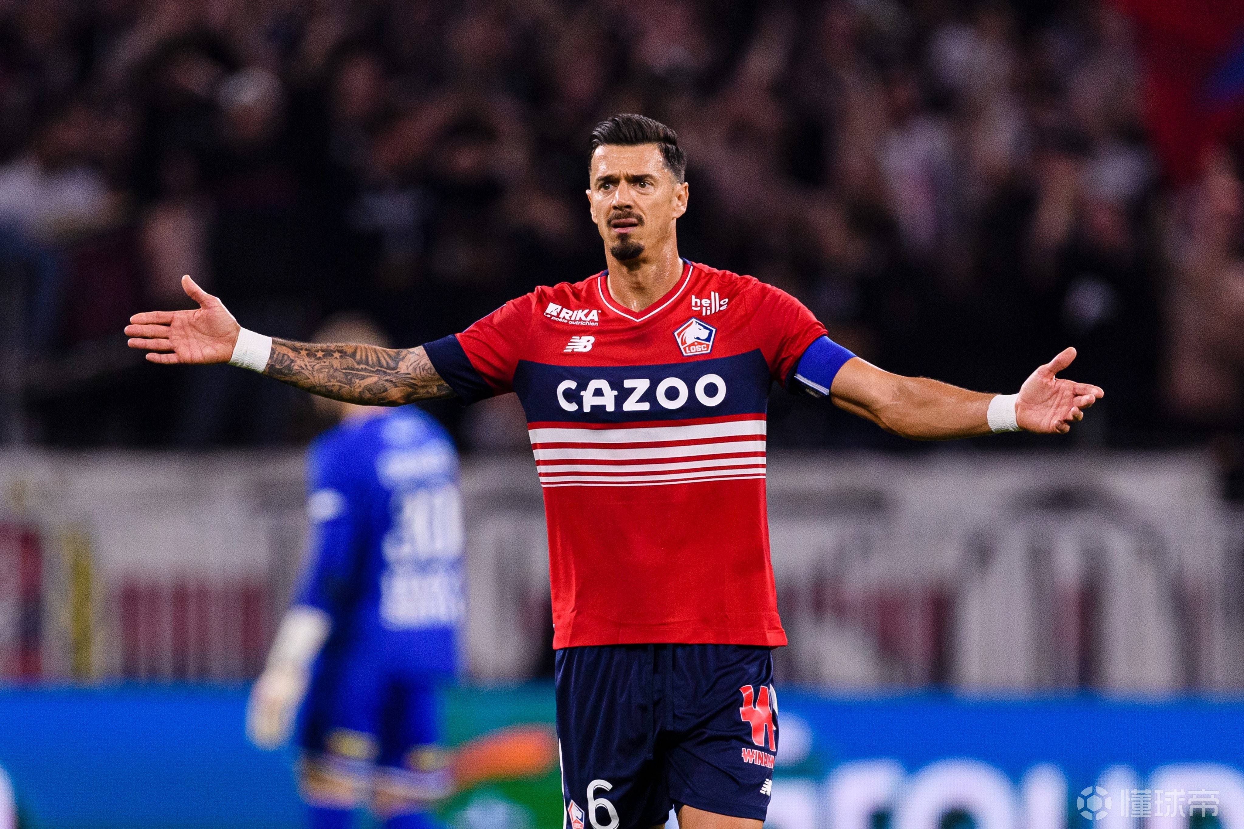 里尔队球员斗志昂扬，决心突破困境