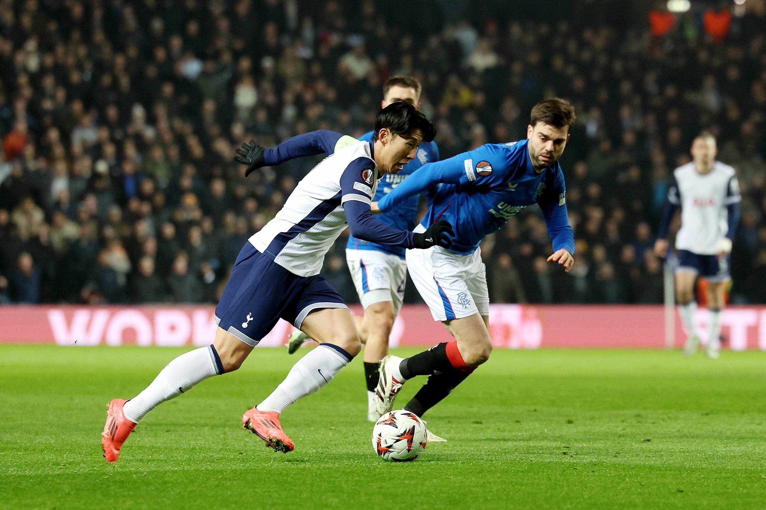 开云体育登录-切尔西上演绝杀，继续保持不败纪录