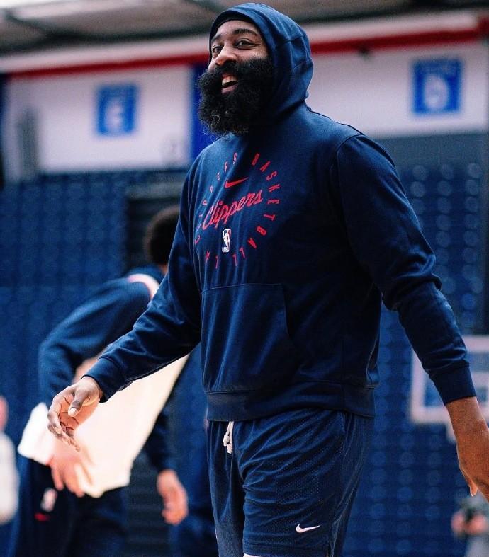 快船新援史密斯因个人原因缺席比赛