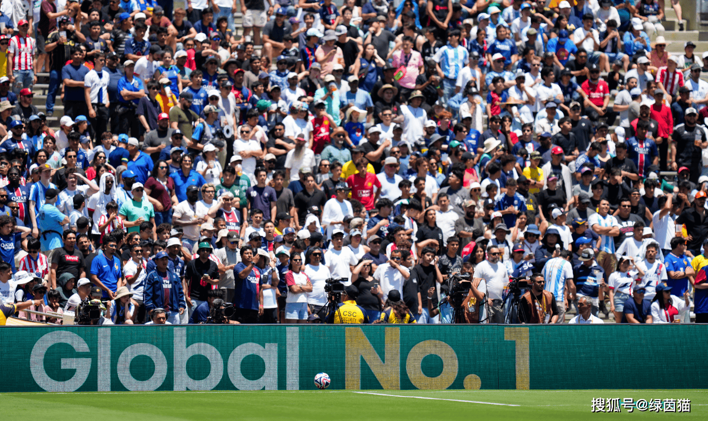 乌克兰主场大胜，欧预赛比赛球迷热情观战