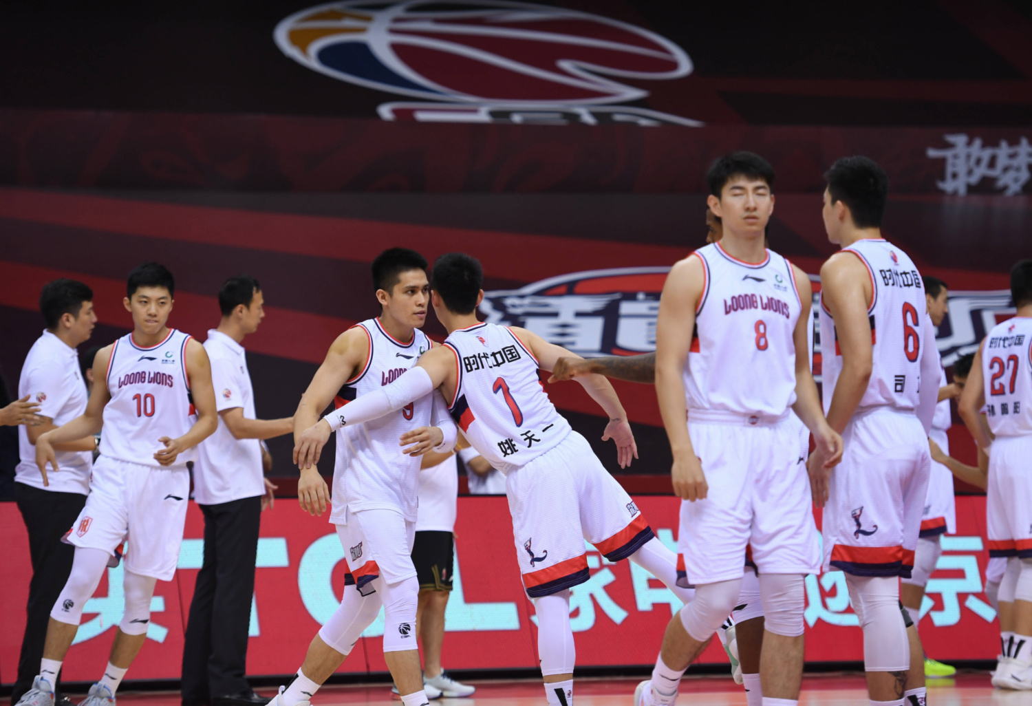 进攻端防守端备受关注球队整体表现