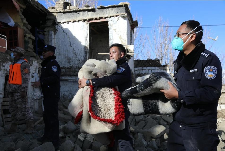 开云APP-队伍经历危机，寻找希望之光的简单介绍