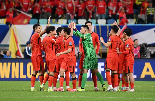 开云体育中国-亚洲足球精英赛场上拼尽全力