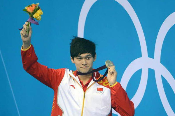 墨西哥举重女将冲出一线天，获得银牌