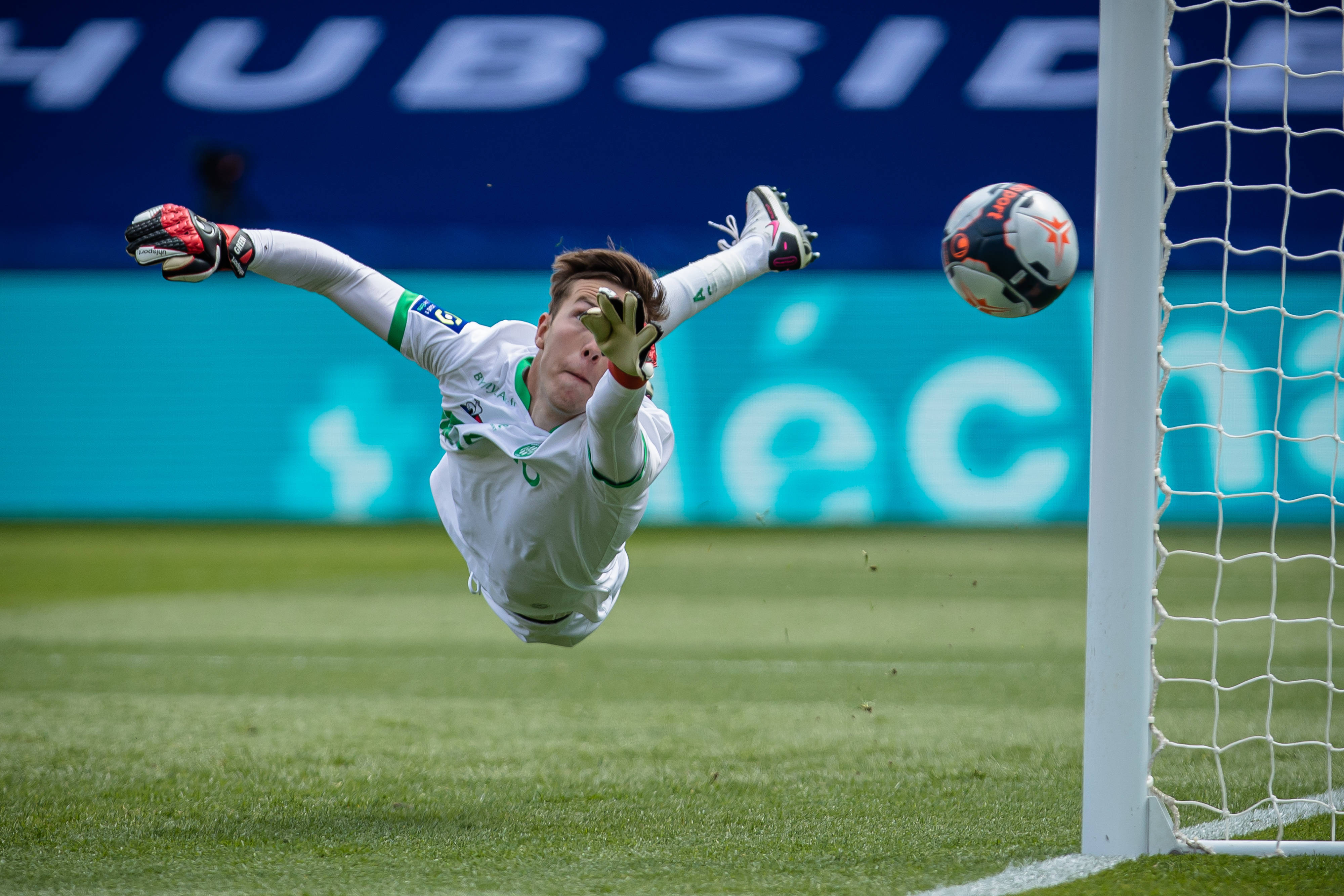 开云体育在线-圣埃蒂安前锋发挥稳定，全队士气高涨的简单介绍