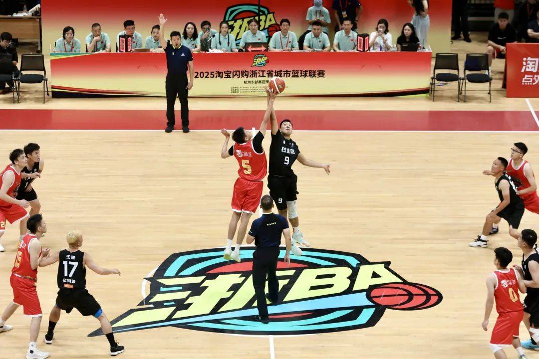 中國籃球聯賽開幕戰奏響，觀眾瘋狂歡呼