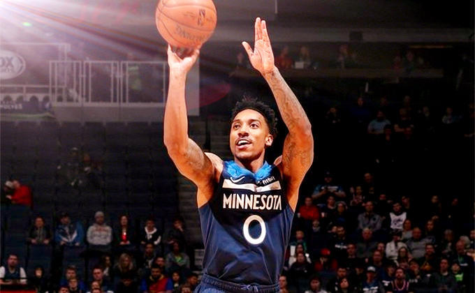 开云官网-狼队客场绝杀成功，重返胜利之路