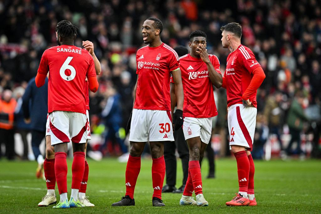 开云体育APP下载-利物浦客场大胜，优势渐增积分榜升至第二