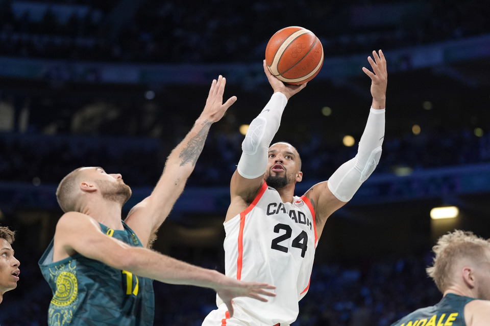 开云体育中国-进攻战打响：加拿大队豪取胜利领跑