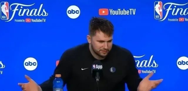 NBA球员在比赛中被罚下场，将受到联盟处罚