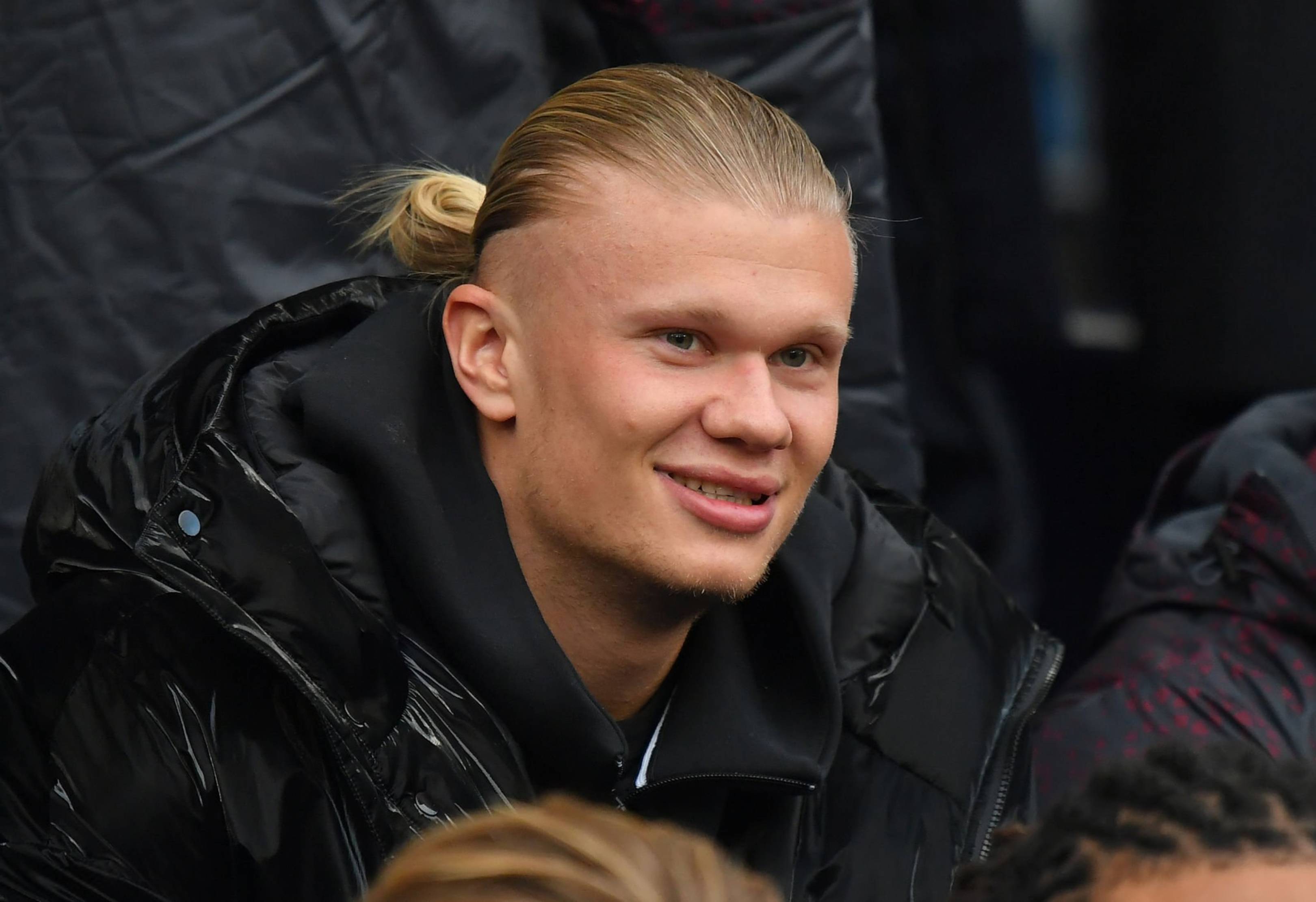 挪威国脚哈兰德荣膺欧冠最佳射手的简单介绍