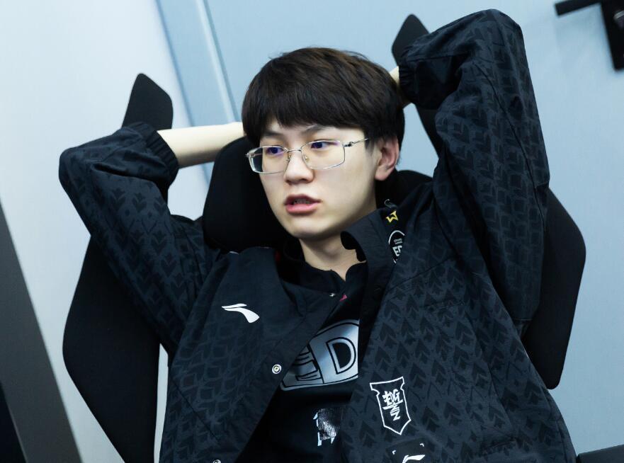 包含TES血洗RNG，Meiko单局斩获MVP焦点之战八强赛，引爆全场热议的词条