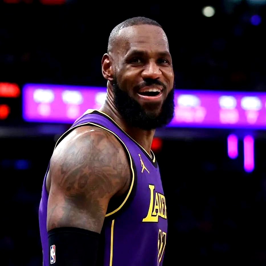 湖人队夺得总冠军，詹姆斯MVP