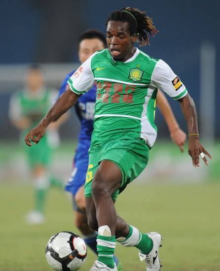 南京国安击败大连超越，保持连胜