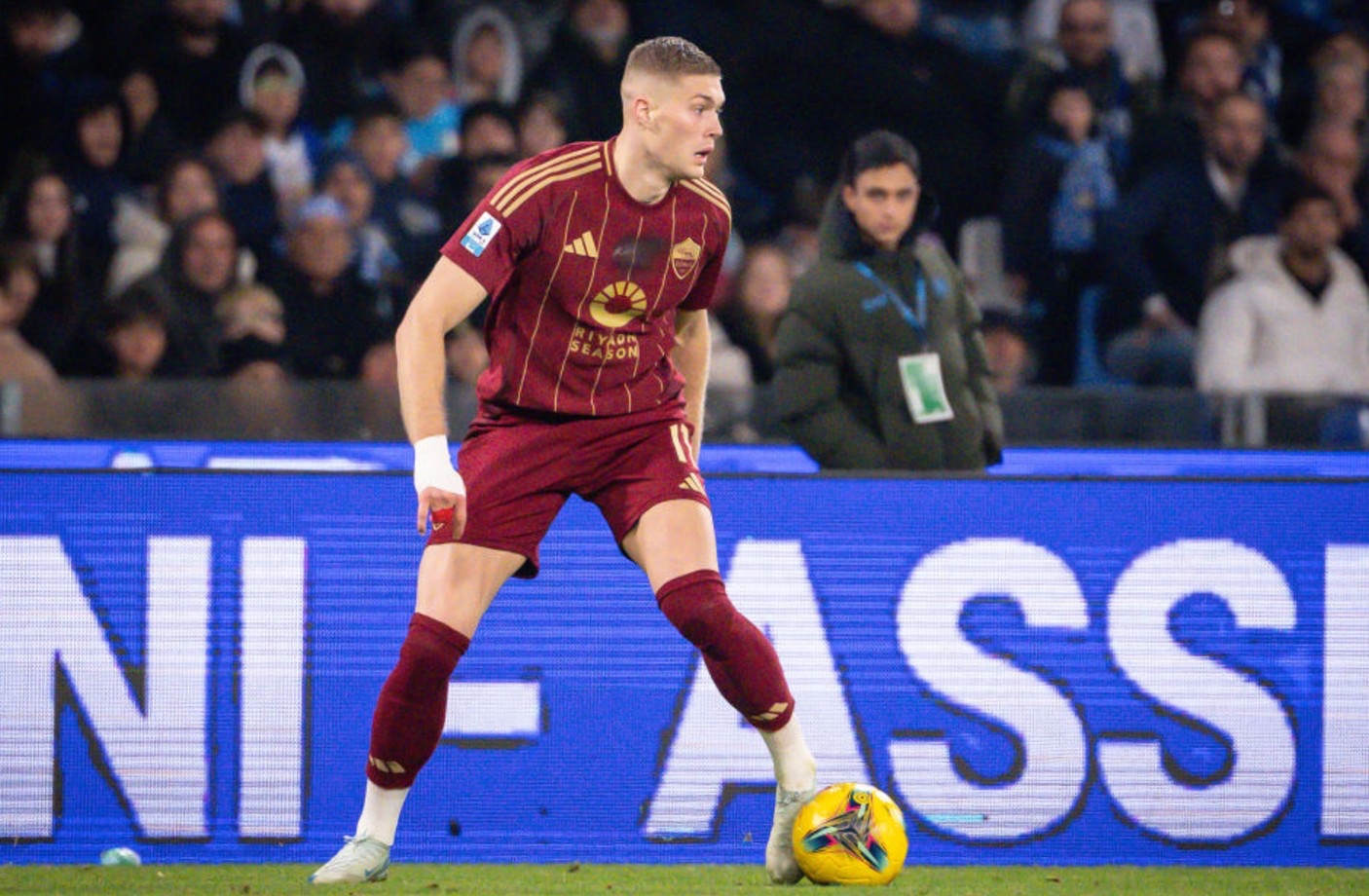 包含罗马客场失利，前进之路不顺的词条