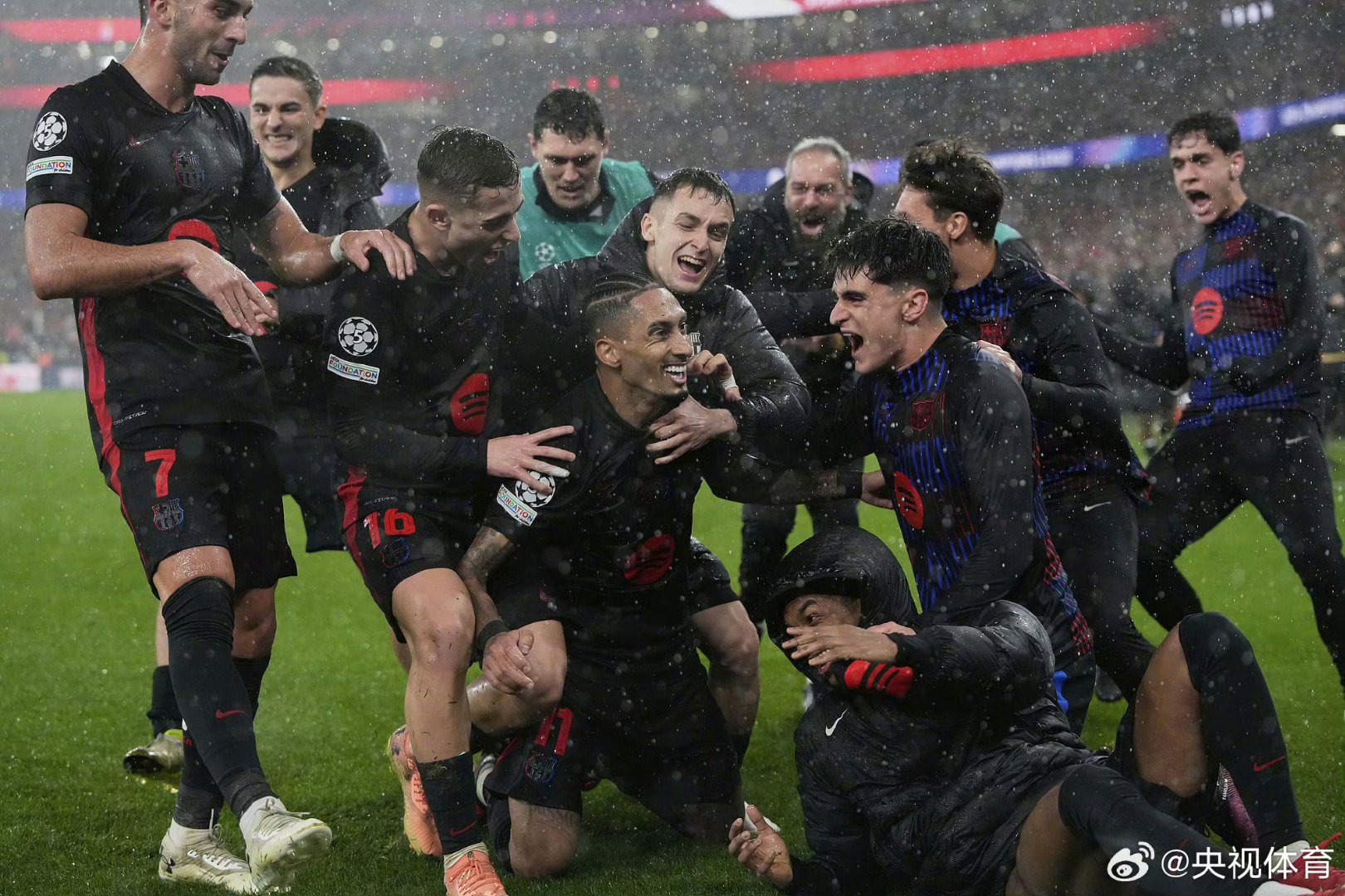 开云体育登录-欧塞尔对决比利亚雷亚尔，硬仗在即！