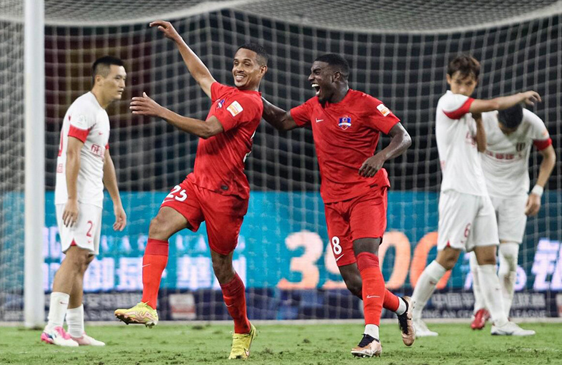 包含摩纳哥目前举步维艰，面临保级压力的词条