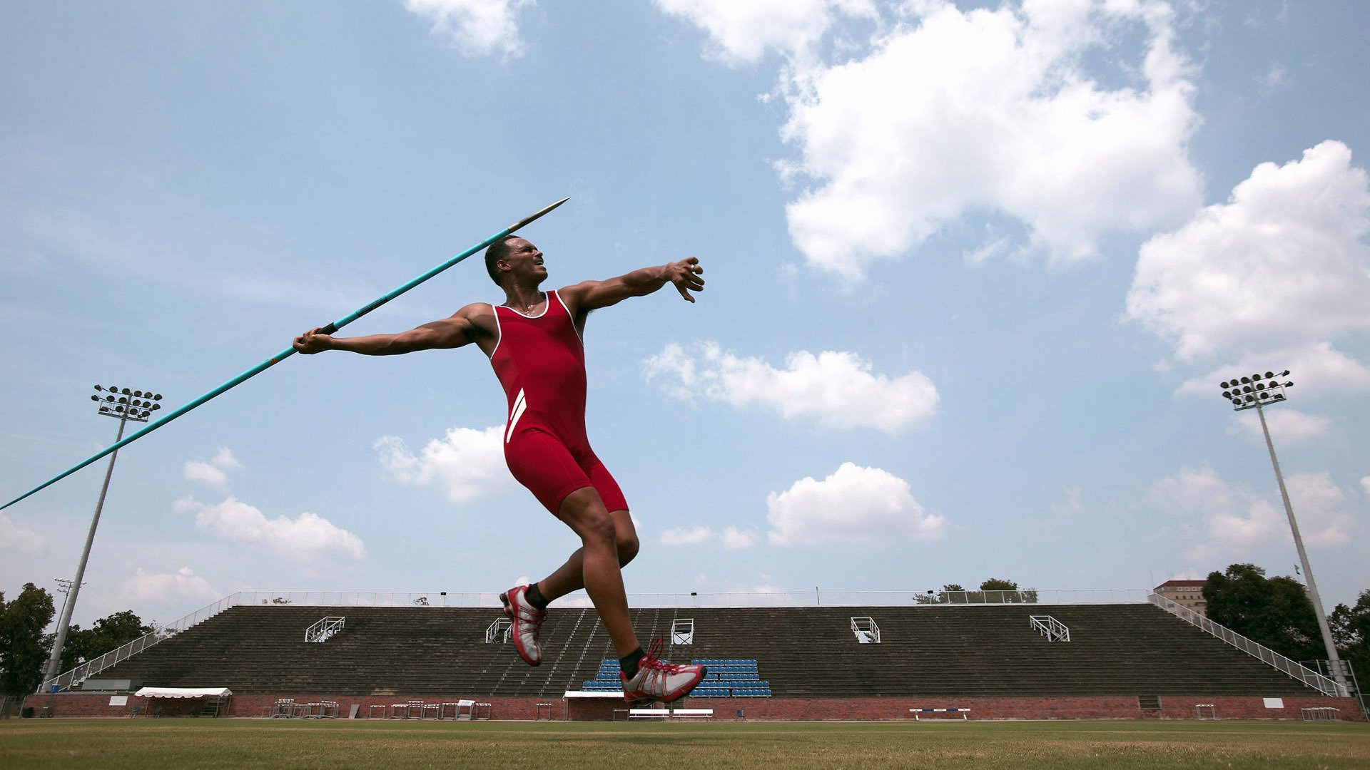 沙漠玫瑰的战术风暴，迪亚斯无解魔术，沙特如何全面压制欧洲豪门拜仁