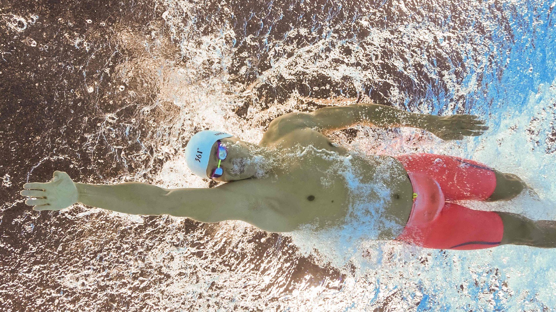 开云体育官方网站-0.8秒的智慧，新王加冕夜，阿斯顿马丁如何让迈凯伦沦为背景