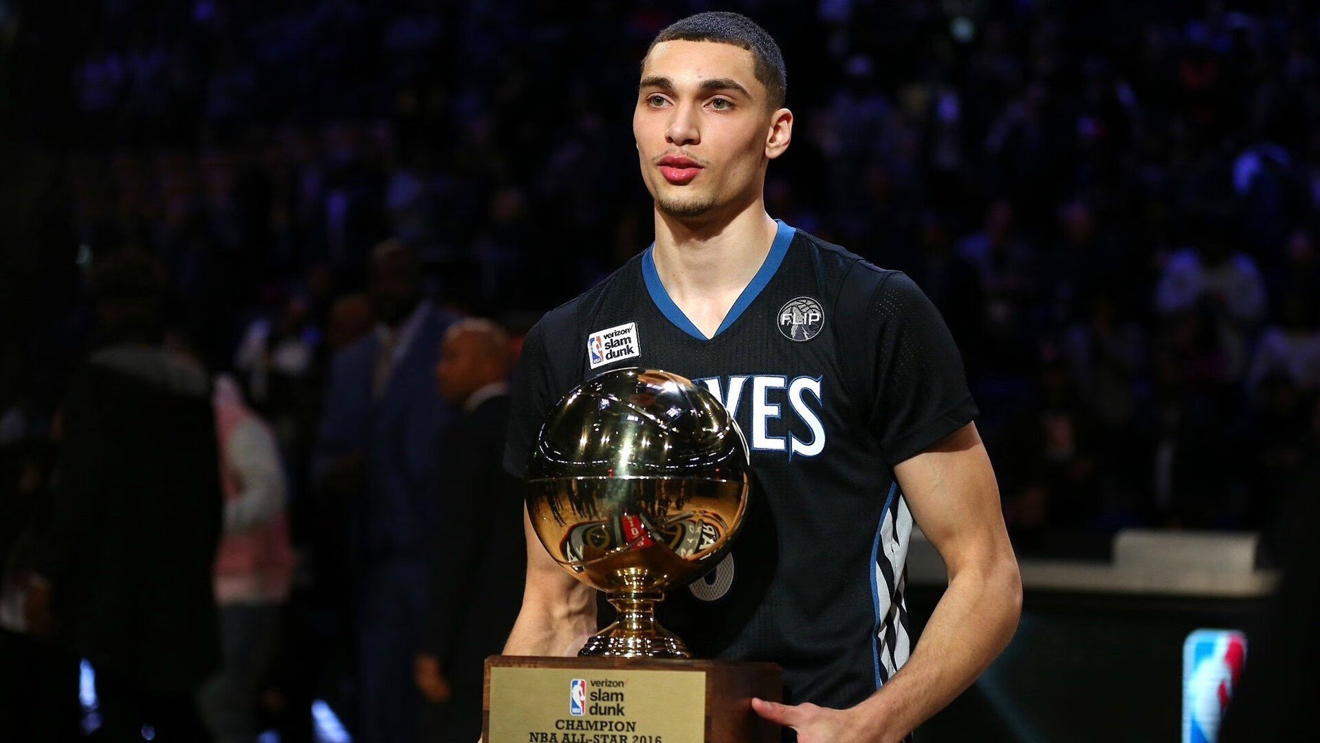 开云体育中国-篮球世界的平行宇宙，江苏绝杀与詹姆斯逆转的同一夜